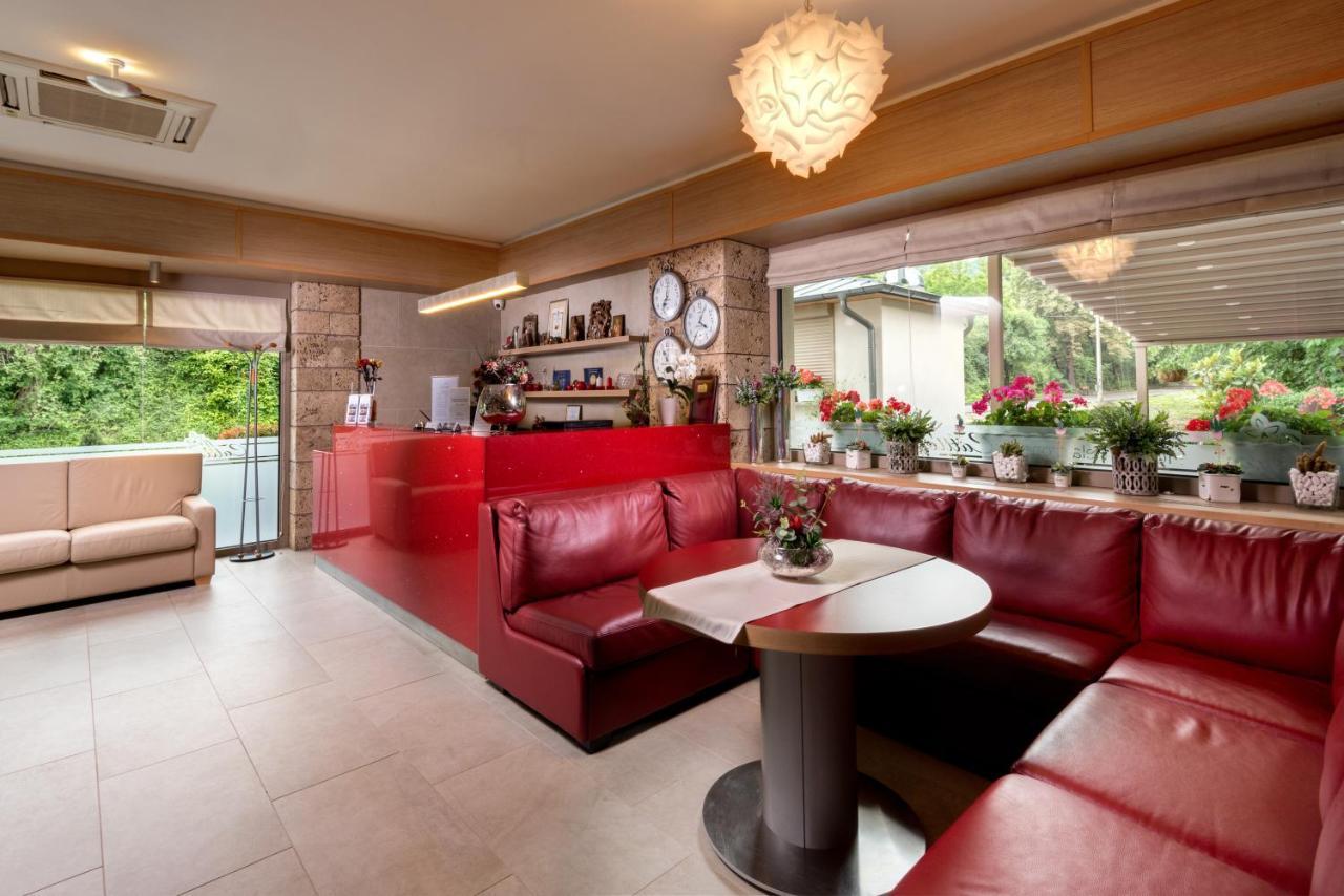 Hotel & Relax Zone Cattleya Krushuna Ngoại thất bức ảnh