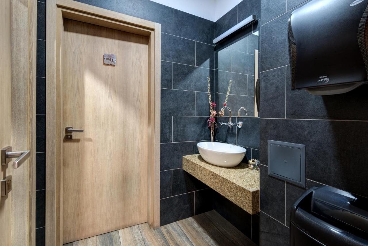 Hotel & Relax Zone Cattleya Krushuna Ngoại thất bức ảnh