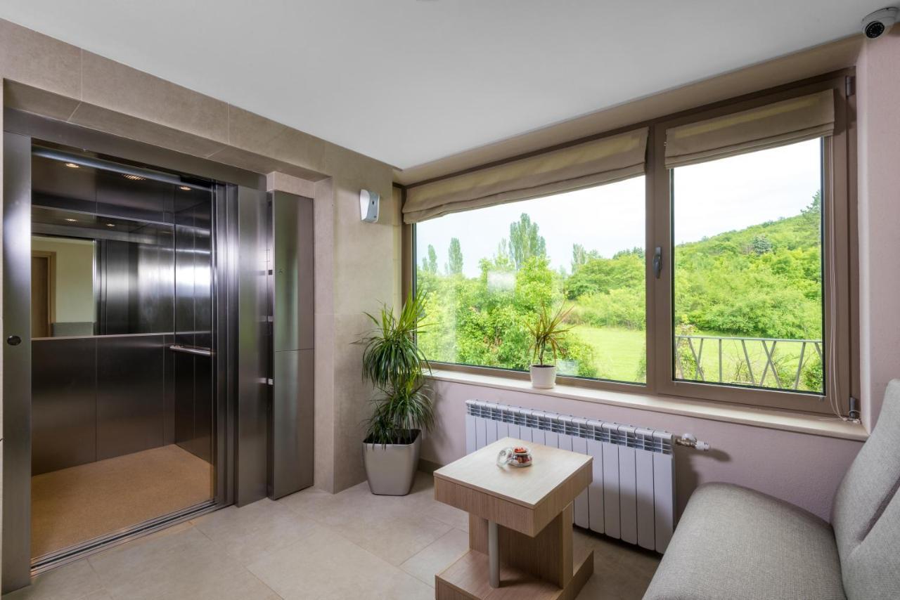 Hotel & Relax Zone Cattleya Krushuna Ngoại thất bức ảnh