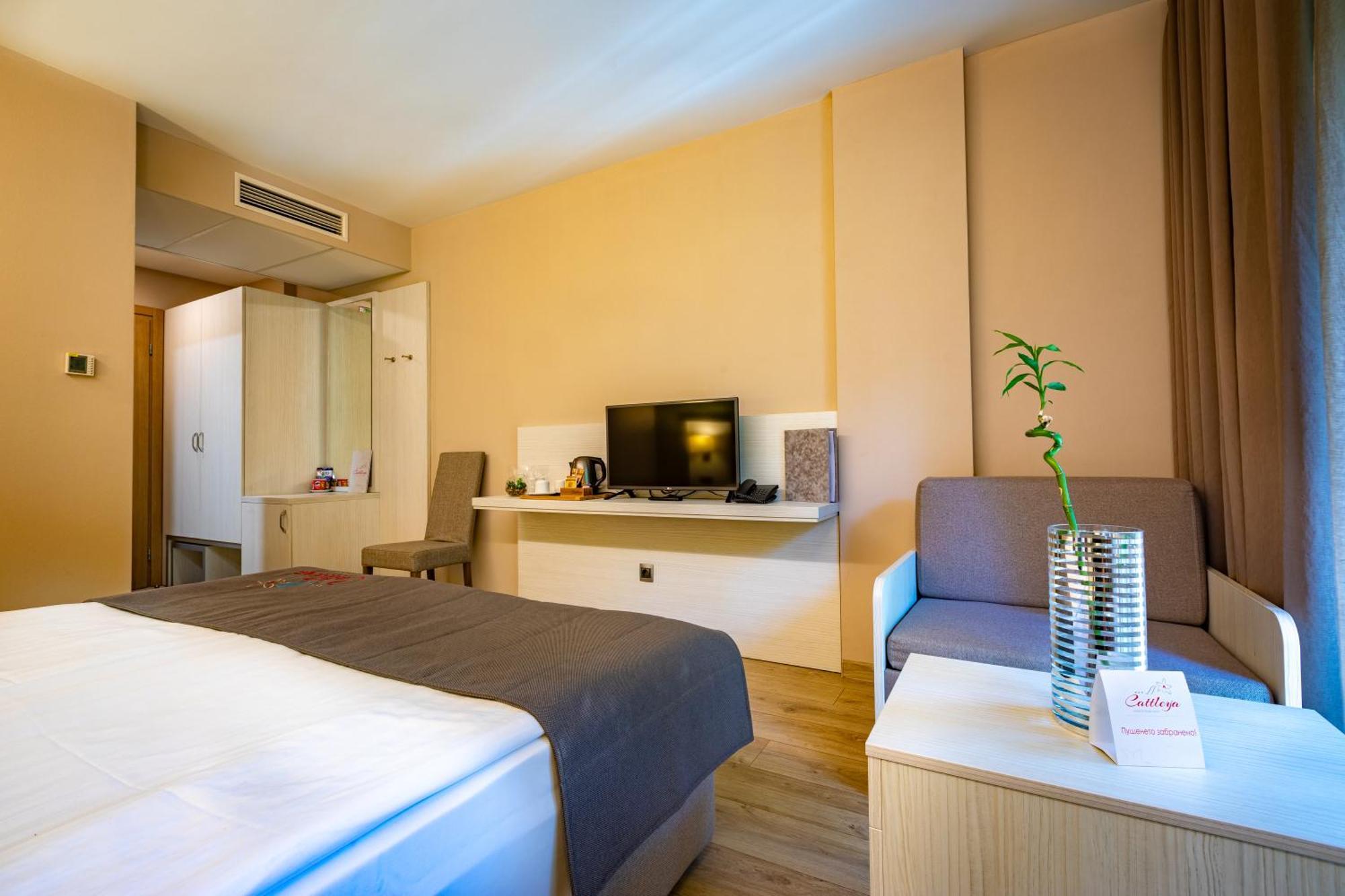 Hotel & Relax Zone Cattleya Krushuna Ngoại thất bức ảnh