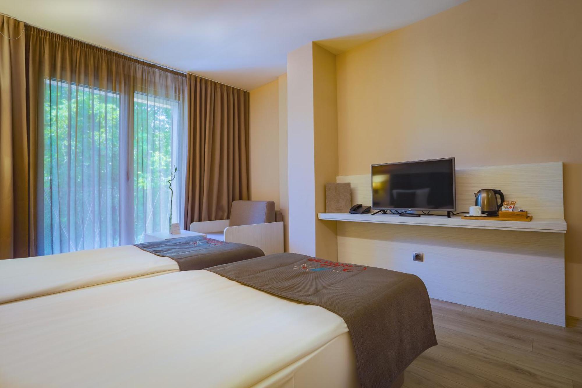 Hotel & Relax Zone Cattleya Krushuna Ngoại thất bức ảnh