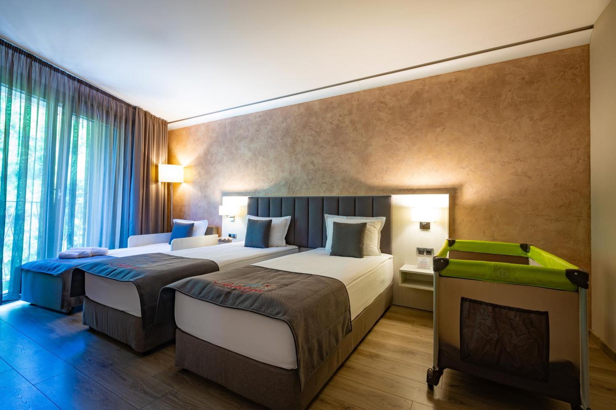 Hotel & Relax Zone Cattleya Krushuna Ngoại thất bức ảnh